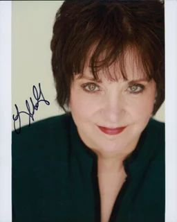 Lee Garlington autograph