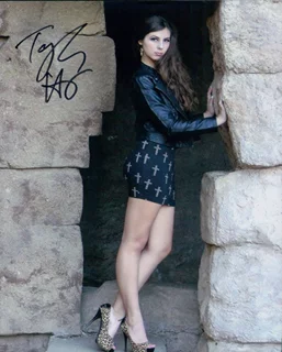 Taylor Hay autograph