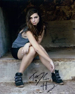 Taylor Hay autograph