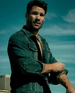 Aaron O'Connell autograph