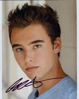 Evan Henzi autograph