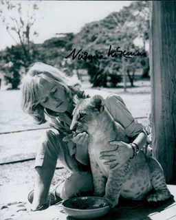 Virginia McKenna autograph