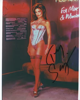 Tracy Scoggins autograph