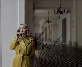 Joanna Kulig autograph