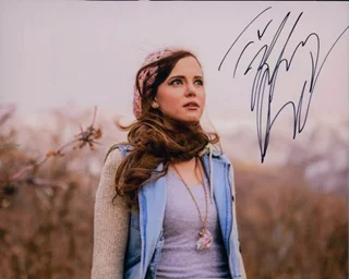 Tiffany Alvord autograph