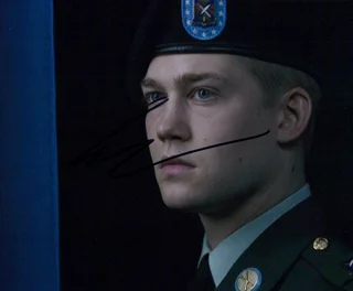 Joe Alwyn autograph