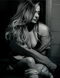 Lisa Ciara autograph