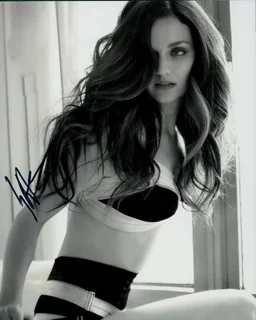 Lydia Hearst autograph