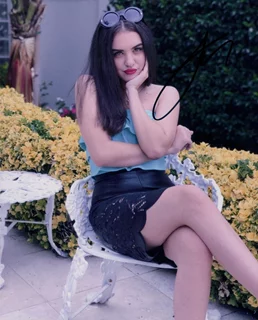 Lilimar Hernandez autograph