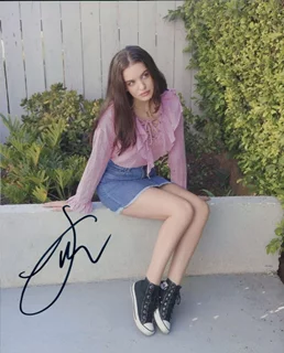 Lilimar Hernandez autograph