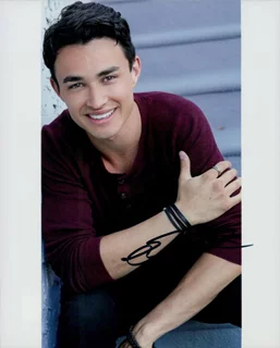 Gavin Leatherwood autograph