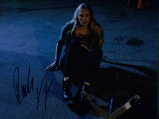 Paula Lindberg autograph