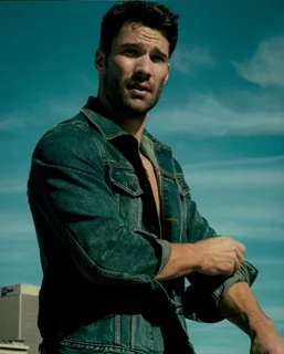 Aaron O'Connell autograph