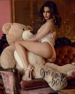 Jessica Vaugn autograph