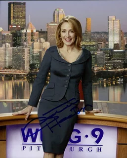 Patricia Heaton autograph