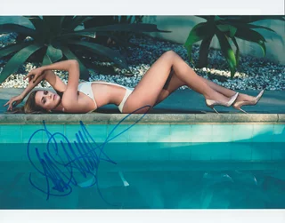 Shantel VanSanten autograph
