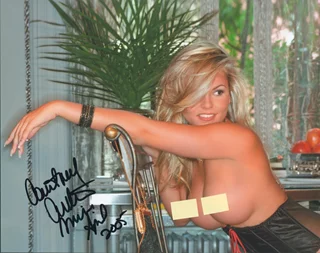 Courtney Culkin autograph