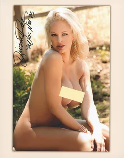 Divini Rae autograph