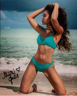 Mimi Jade autograph