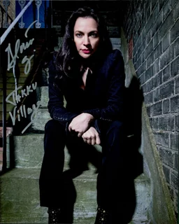 Gloria Garcia autograph