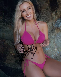 Amanda Paris autograph