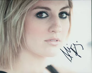 Alison Haislip autograph