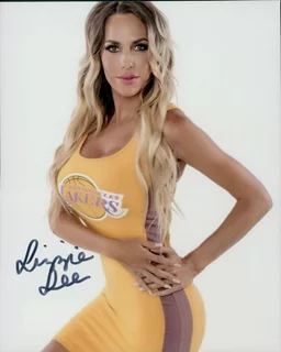 Lizzie Lee autograph