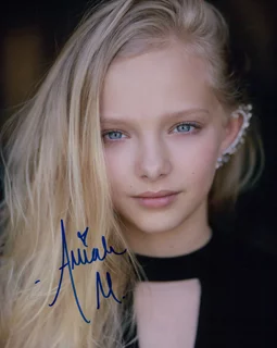 Amiah Miller autograph