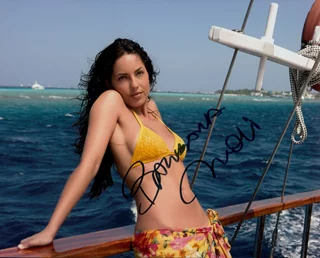 Barbara Mori autograph