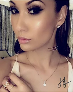 Jennifer Riley autograph