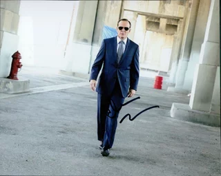 Clark Gregg autograph