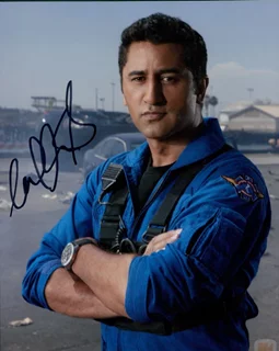 Cliff Curtis autograph