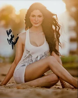 Cynthia Olavarria autograph