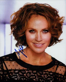 Amy Brenneman autograph