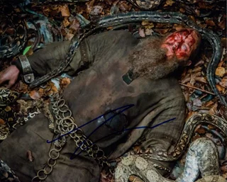 Travis Fimmel autograph