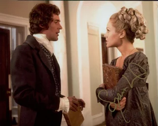 Suzanna Leigh autograph