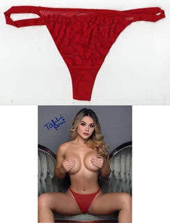 Tahlia Paris autograph