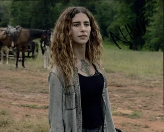 Nadia Hilker autograph