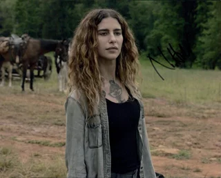 Nadia Hilker autograph