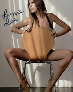 Lizzie Lee autograph