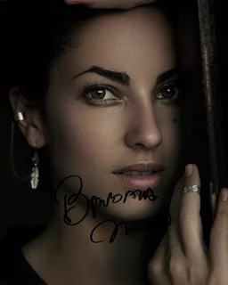 Barbara Mori autograph