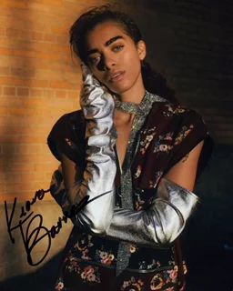 Kiara Barnes autograph
