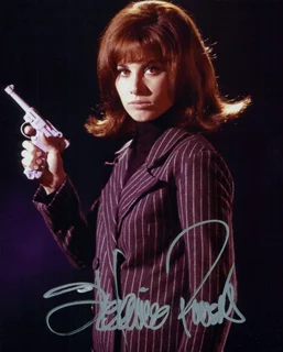 Stefanie Powers autograph