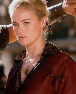 Hannah New autograph
