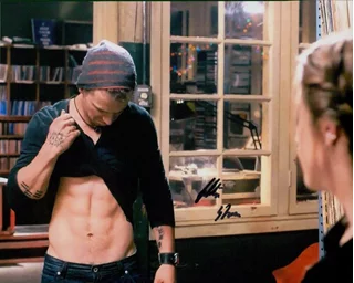 Freddie Stroma autograph