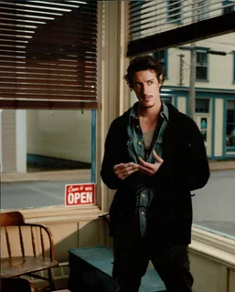 Eric Balfour autograph