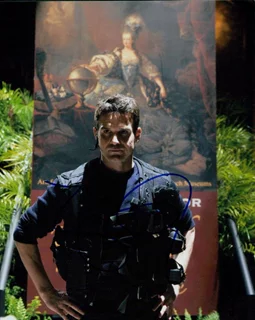 Eddie McClintock autograph