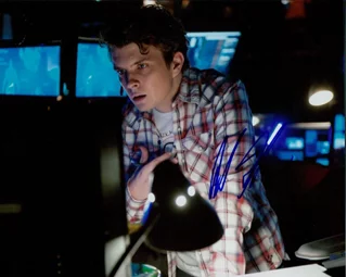 Erik Knudsen autograph