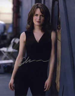 Elizabeth Reaser autograph