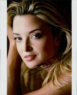 Emily Baldoni autograph
